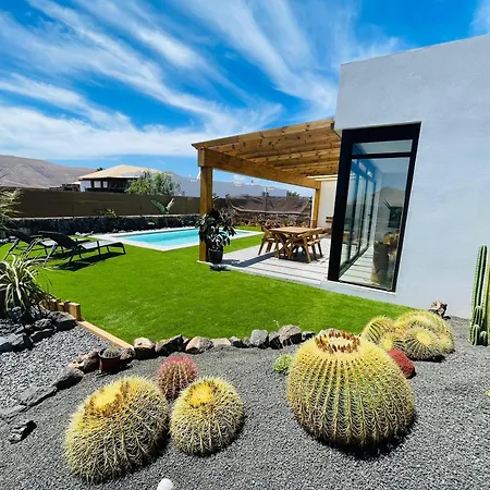 Bungalow + Piscina Independiente La Oliva Exterior photo